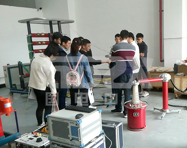 沖擊電流和沖擊電壓發(fā)生器現(xiàn)場試驗(yàn)